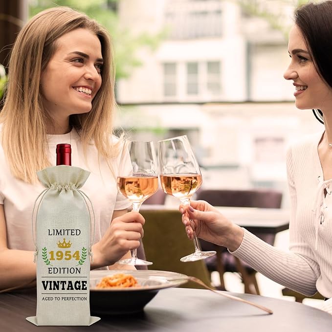 Sazuwu 70 Year Old Gifts Vintage 1954 Wine Bag 70th Birthday Gifts for Women Men Gifts for Someone Turning 70 Wine Bottle Decoration Bag Born in 1954 Gifts Wine Accessories Gifts for Wine Lovers