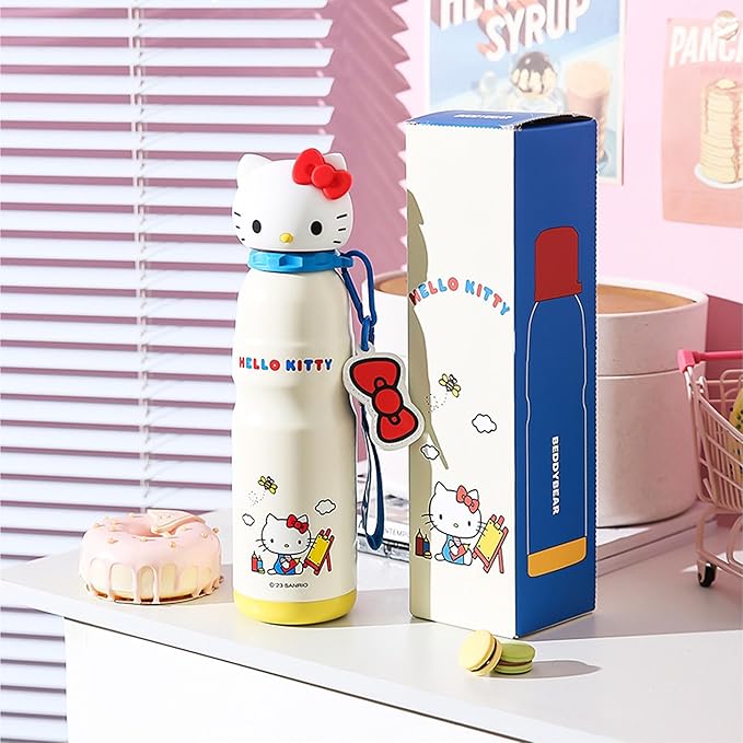 Hello Kitty Stainless Steel Insulated Water Bottle with Buckle and Strap - 600ml